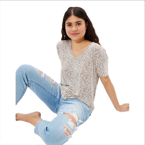 American Eagle Outfitters Cheetah Print Tshirt Size Medium - Picture 1 of 9